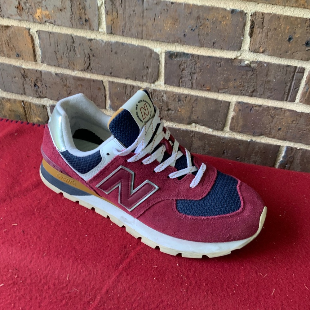 New Balance Men's Burgundy and Navy Retro Runner